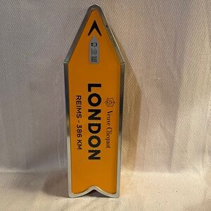 Veuve Clicquot London bottle case